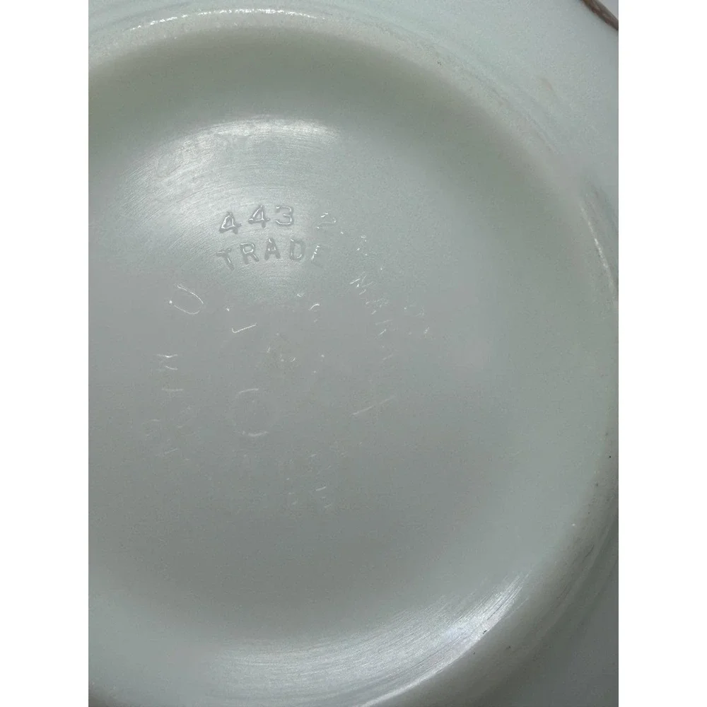 Pyrex Early American Cinderella Mixing Bowl 443 2.5 Qt Brown White Milk Glass